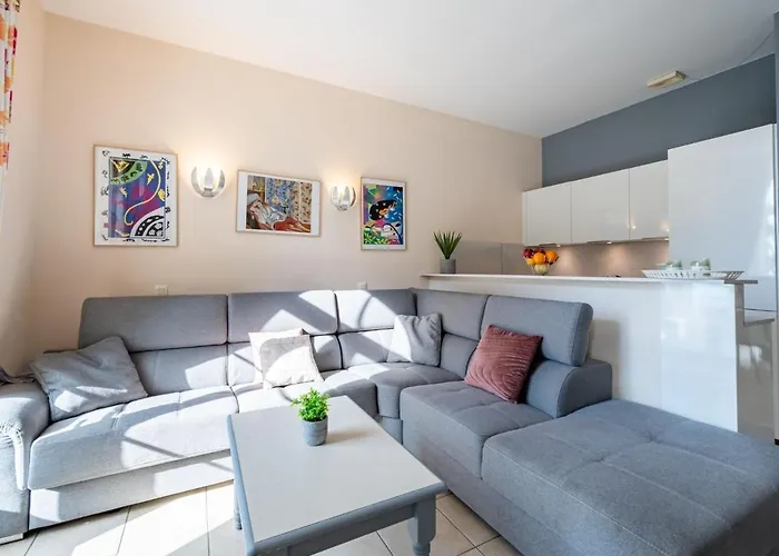 Francia-2 By Interhome